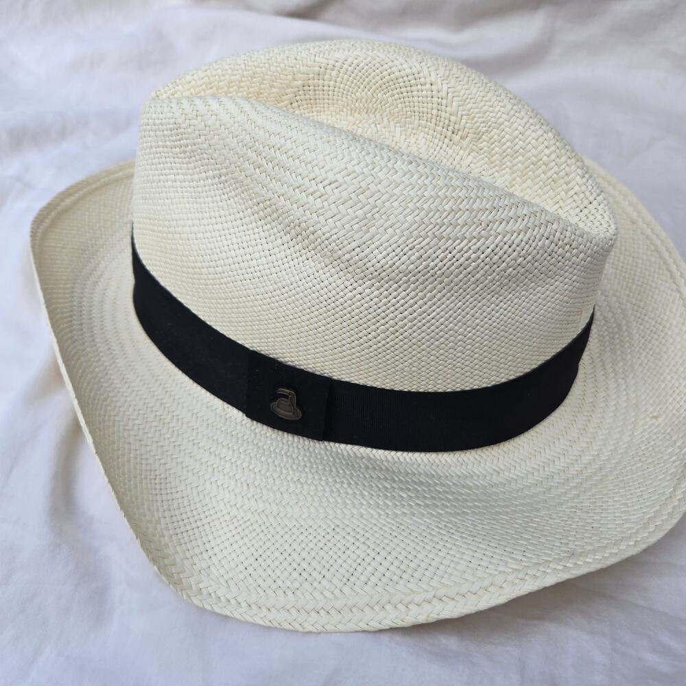 Ecua-Andino Hat Size M Ivory Color Handmade in Ecuador 100% Carludovica Palmata